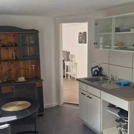 アパート Ruhige, Zentrale Erdgeschoss Mit Parkplatz *