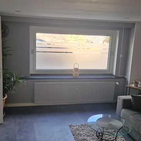 Ruhige, Zentrale Erdgeschoss Mit Parkplatz アパート *