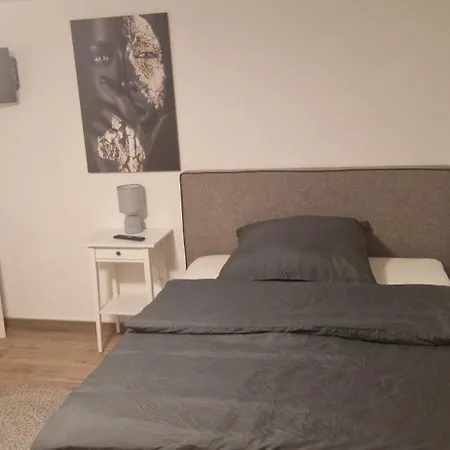 アパート Ruhige, Zentrale Erdgeschoss Mit Parkplatz