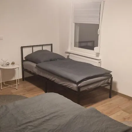 アパート Ruhige, Zentrale Erdgeschoss Mit Parkplatz *