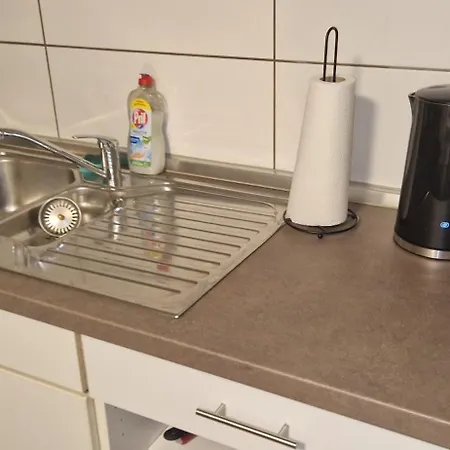 Ruhige, Zentrale Erdgeschoss Mit Parkplatz アパート