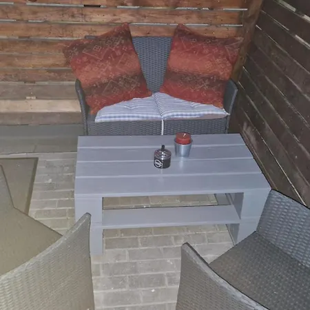 Ruhige, Zentrale Erdgeschoss Mit Parkplatz ヴッパータール